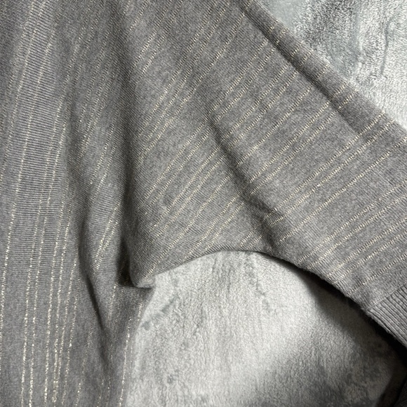 Nine West sweater size large Women's Gray Sweater with accent striped oversized - Picture 4 of 6